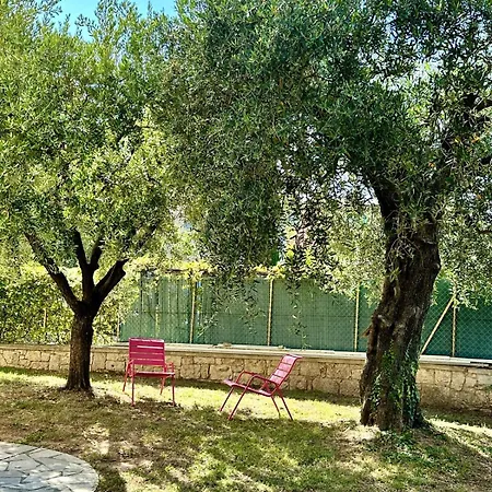 Passiflore With Garden And Private Swimming Pool דירה ניס
