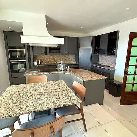Passiflore With Garden And Private Swimming Pool דירה *